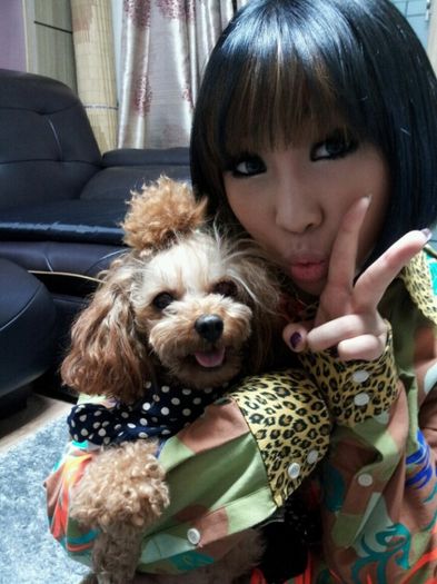 121009 - 2ne1 6