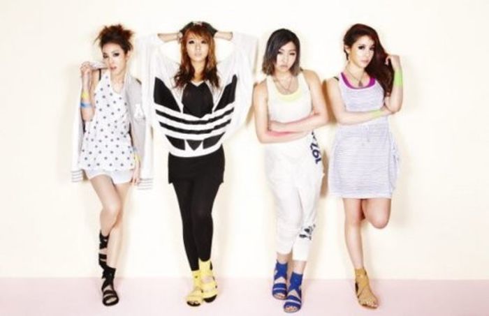 2NE1-Adidas-do-it-in-style-ss2012-02_large - 2NE1 style adidas