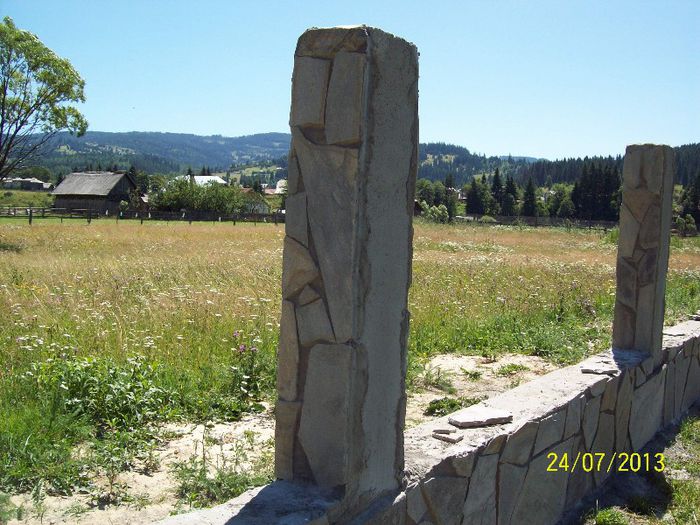 100_8245 - GARDURI DIN PIATRA SI LUCRARI DIN PIATRA
