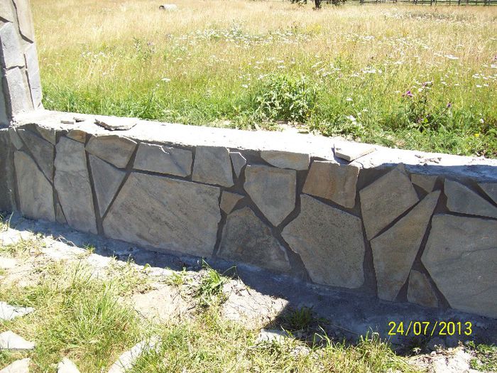 100_8248 - GARDURI DIN PIATRA SI LUCRARI DIN PIATRA