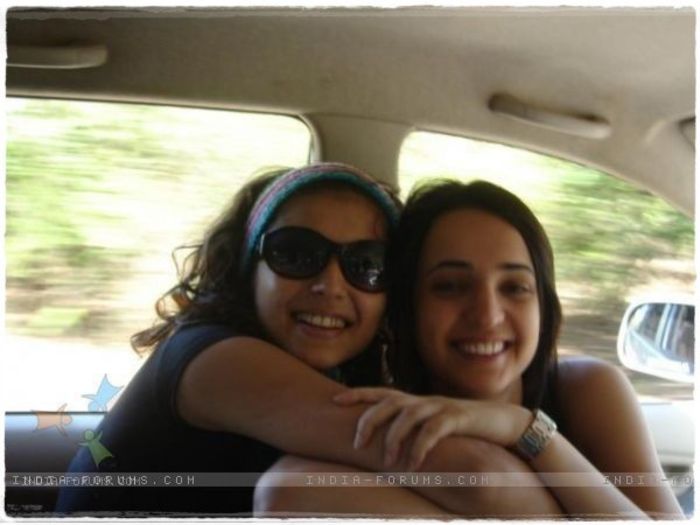 Sanaya & Drashti  best friends (2)