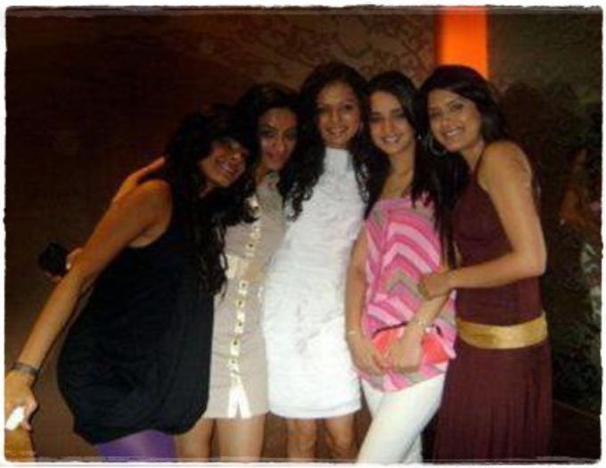 Sanaya and Drashti best friends (2) - Sanaya Irani