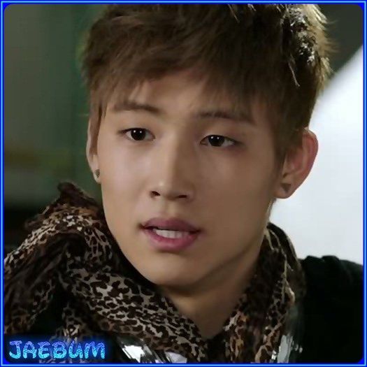 <3 .. Eu te astept pe tine..si tu. -.- .. [pleaca sus] ..