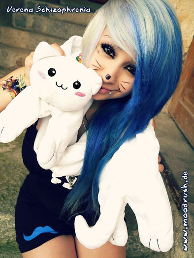 Verena_Schizophrenia_Scene_Girl_Long_Cat_Katze_Kitty_Blaue_Haare_Smiley - y__Emo---Verena Schizophrenia