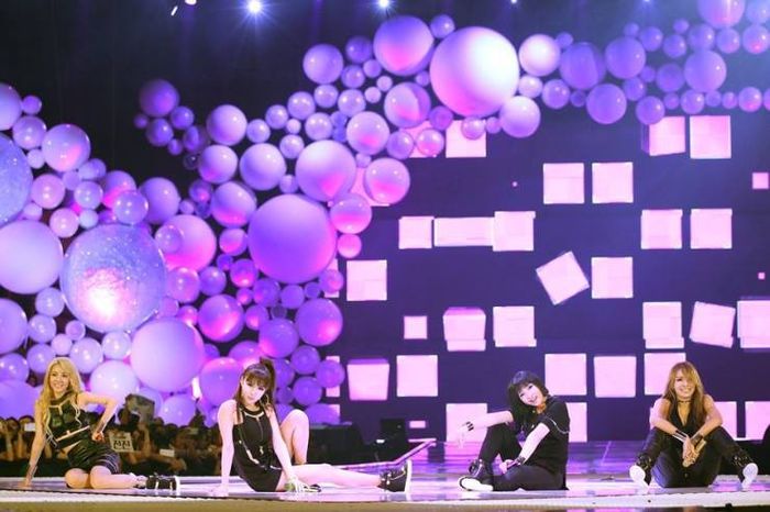 2ne1 black - 2ne1 6