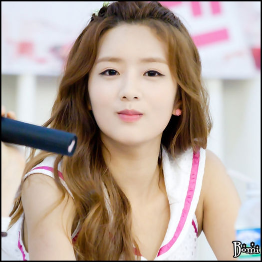 |B| Poate ea nu crede ca..ce a facut ea,e ceva rau. :-??.