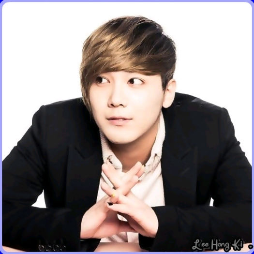 << Bine.. :)) ..Voi ce faceti? (:| ...[se pune pe jos] - l - x - Episodul 77 - x - l