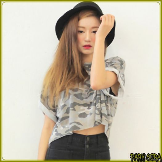 >|< Hwe..de ce il faci de ras cu poza aia..daca iti place de el? ;)) [isi pune mana la gura] F*ck.