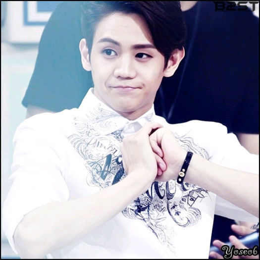 [:X] ..[intra cu Jimin] ...Stiam eu ca iti va trebui candva, Hyun avea dreptate. :"> Bunaa :-h