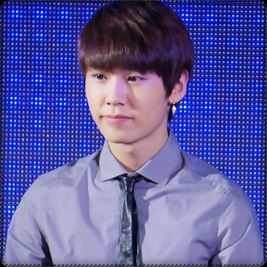 ♫ Ah. [strange patura;o pune pe masuta] De..mult. :-? (:|.