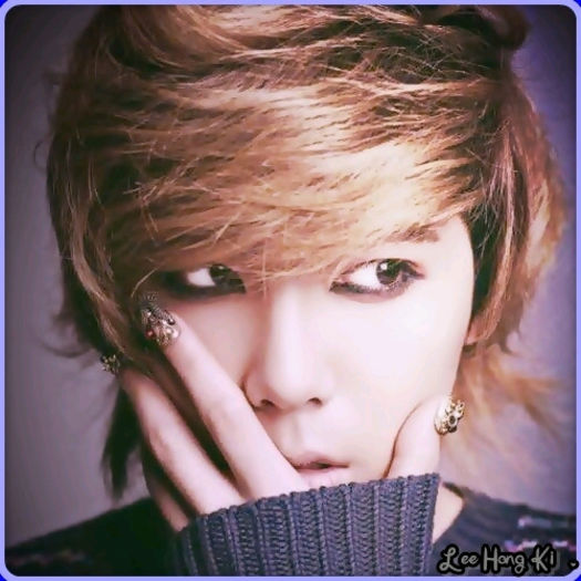 << O sa doarma foarte confortabil din cauza ta. :) [fuge sus]