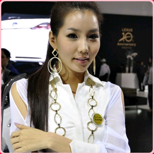 <~> ..Aaa.. :-? ..Atunci.. [ia perna; i`o pune in brate] ..Mersi. ^^ :))