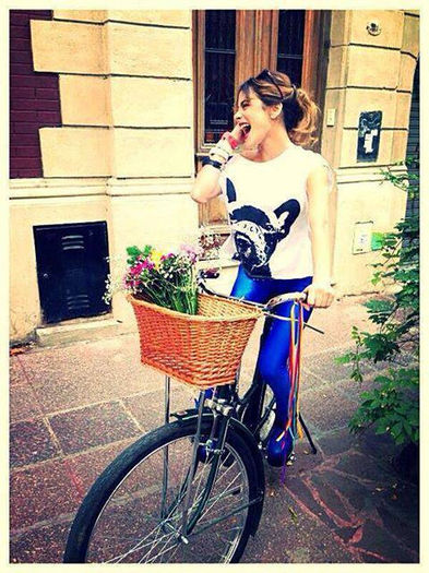 45090_391478244291946_1170626869_n