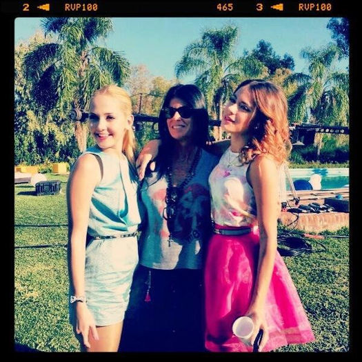 547427_187420161406357_34713003_n