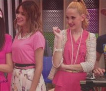 facundo-gambandi-lodovica-comello-martina-stoessel-mercedes-lambre-712971