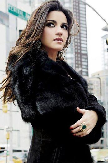 ♣ (2) - x-La hermosa reina Maite Perroni