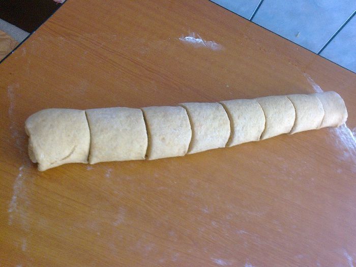 Paine decorativa - cu piper, boia, ardei iute si usturoi - Culinar 1