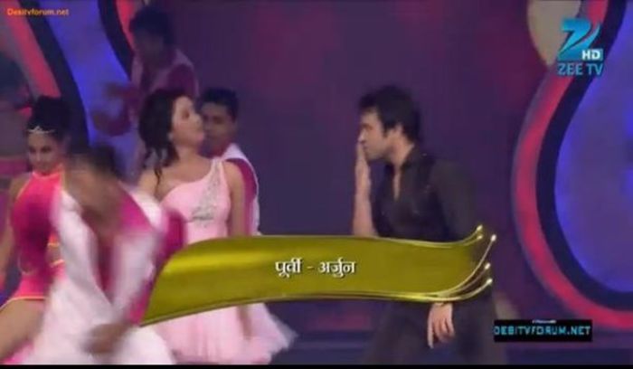 Rithvik & Asha perform at 6th Gold Awards - Asha Negi 4
