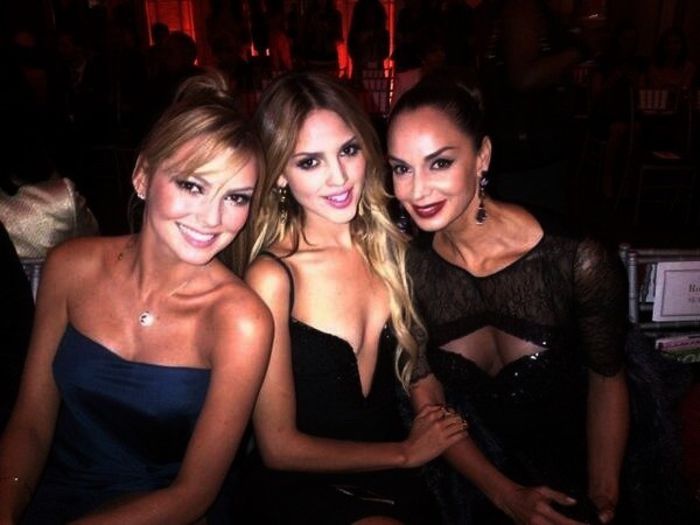 Eiza si actorii din Amores Verdaderos (3)