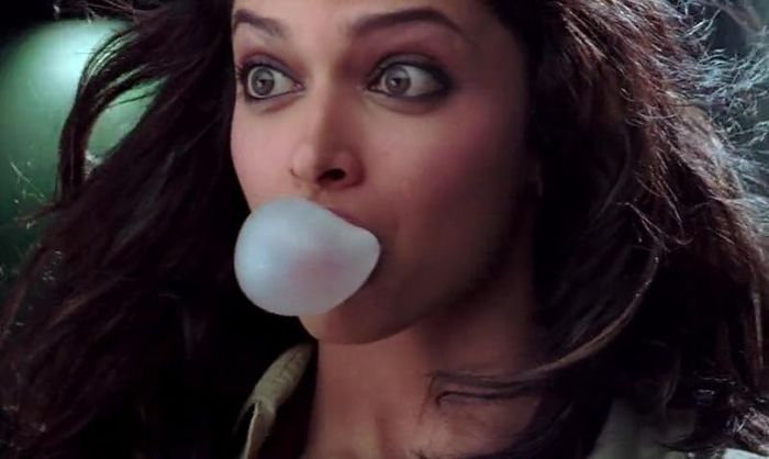 Om Shanti Om 2007 Hindi BRRip 720p x264 AAC 5.1...Hon3y.mp4_007327153 - Deepika Padukone 2