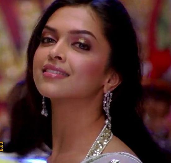 Om Shanti Om 2007 Hindi BRRip 720p x264 AAC 5.1...Hon3y.mp4_009820018 - Deepika Padukone 2