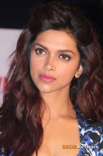 578358_590128507675532_1399824683_n - Deepika Padukone 2