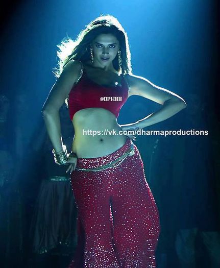 969739_590014754353574_574430913_n - Deepika Padukone 2