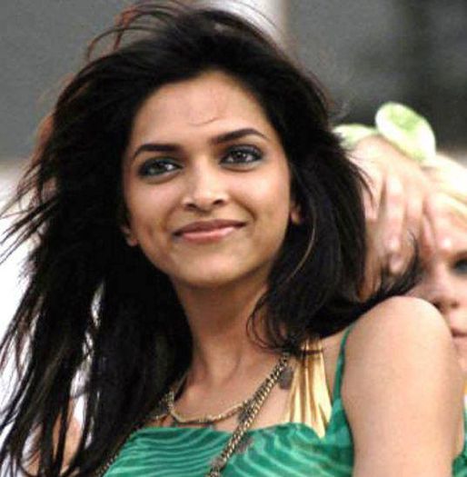 149304_598285740193142_1042856394_n - Deepika Padukone 2