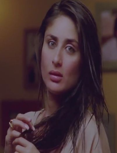 Dildara (Official Full Song) Ra.One Feat ShahRukh Khan Kareena Kapoor_(720p).mp4_000288360 - Kareena Kapoor 2