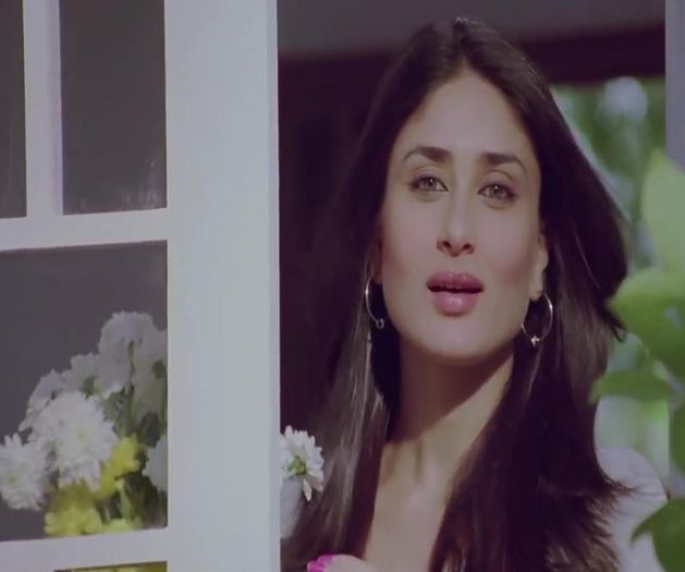 Dildara (Official Full Song) Ra.One Feat ShahRukh Khan Kareena Kapoor_(720p).mp4_000089320 - Kareena Kapoor 2