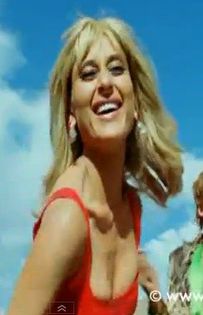 capture-20130707-231052 - Kareena Kapoor 2