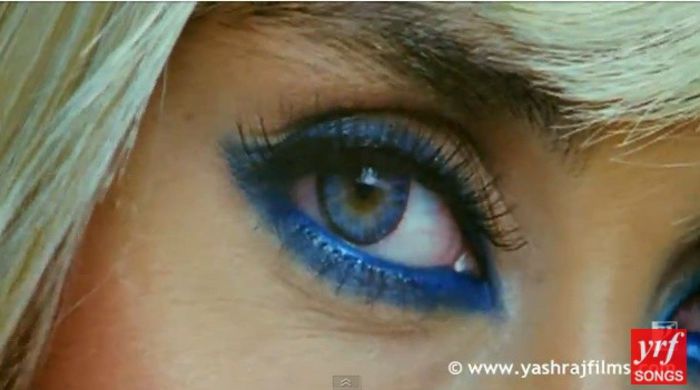 capture-20130707-230303 - Kareena Kapoor 2