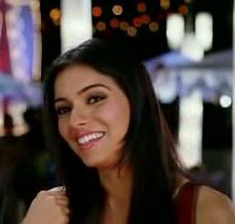 ghajini caps (117) - Asin Thottumkal
