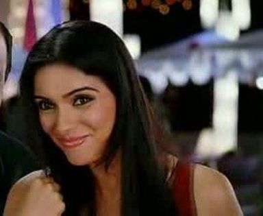 ghajini caps (118) - Asin Thottumkal