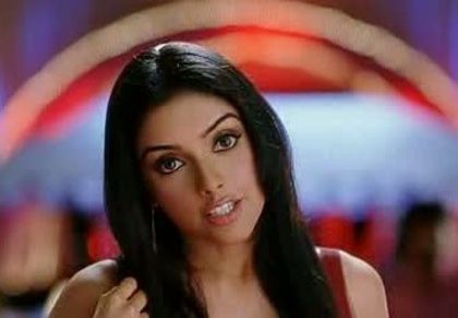 ghajini caps (125) - Asin Thottumkal
