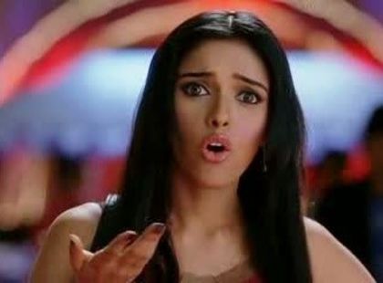 ghajini caps (134) - Asin Thottumkal