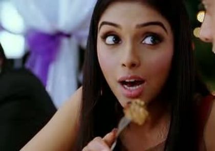 ghajini caps (139) - Asin Thottumkal
