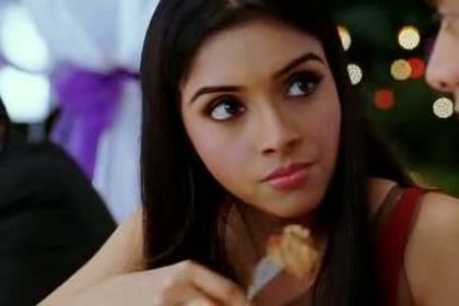 ghajini caps (145) - Asin Thottumkal