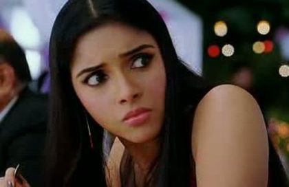 ghajini caps (146) - Asin Thottumkal