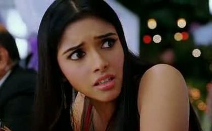 ghajini caps (147) - Asin Thottumkal