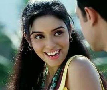 ghajini caps (152) - Asin Thottumkal