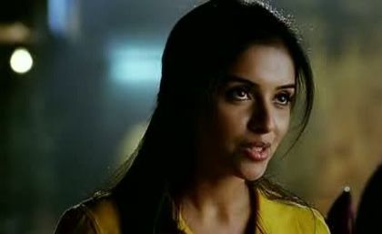 ghajini caps (159) - Asin Thottumkal