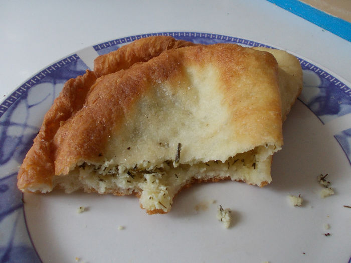 langosi cu branza si marar; favoritele mele
