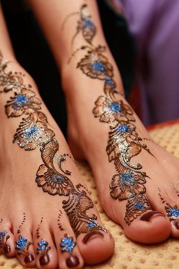 46648_131339490386781_906717839_n - Henna Mehndi