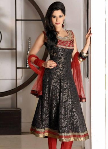 58562_132730293581034_115946055_n - Salwar Kameez