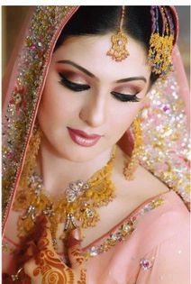 537964_138883466299050_461185479_n - India Make-Up