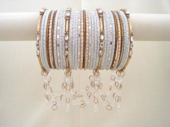 483832_131569503697113_1783367458_n