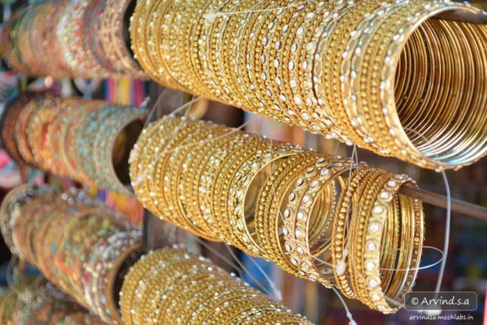 734541_131568960363834_549183456_n