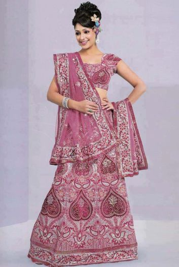 931397_581688845188637_2043815093_n