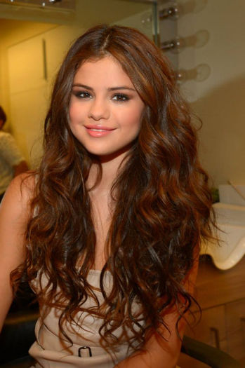 4 - Selena continues a day of press